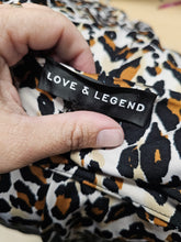 Charger l'image dans la galerie, 24-1817, fait 1x, Love and Legend