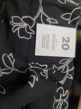 Charger l'image dans la galerie, 21-3826, 20 ans , beau motif