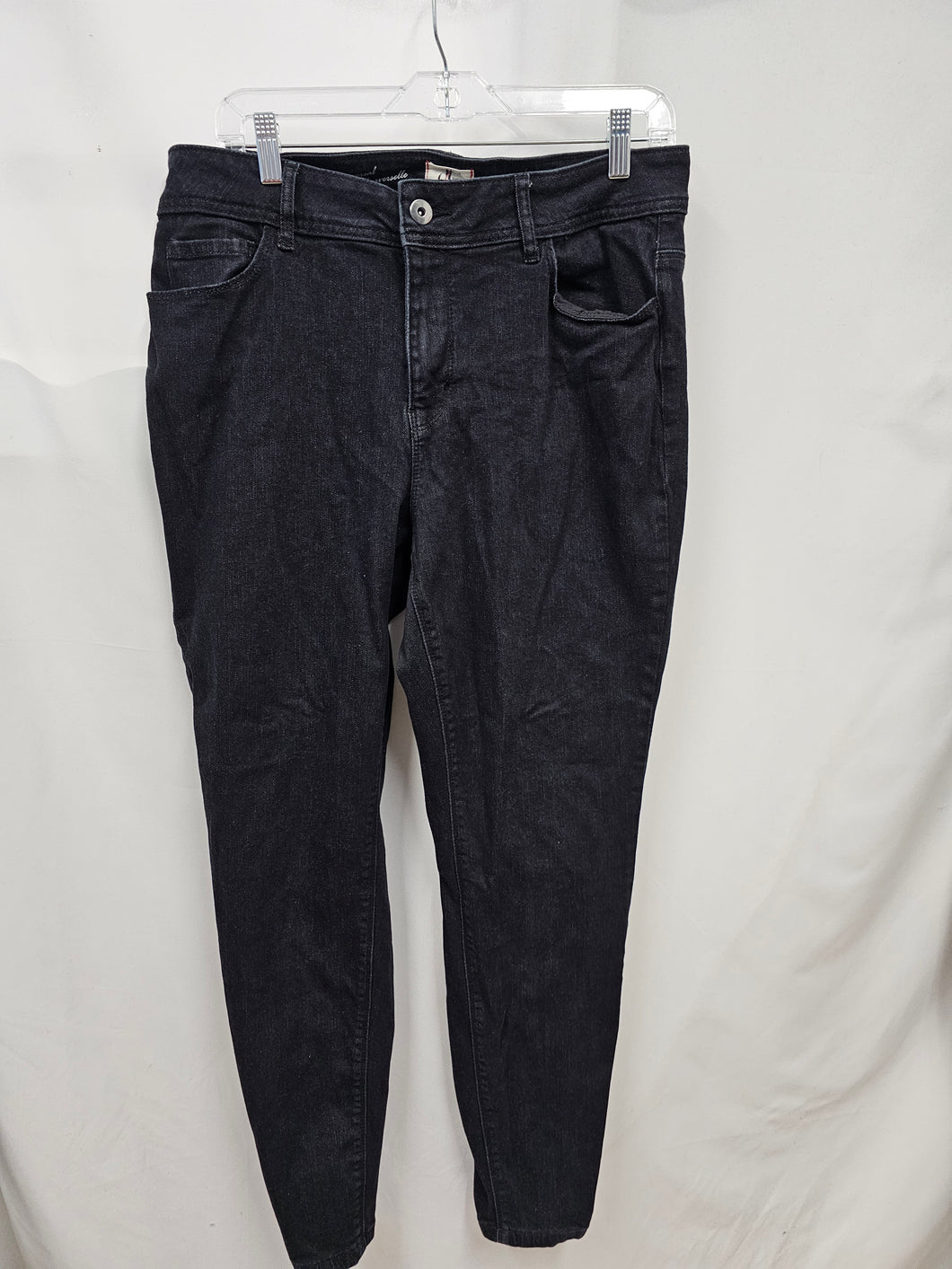 23-3903, 16 ans