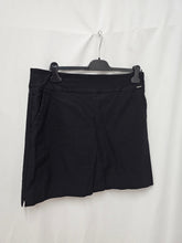 Charger l&#39;image dans la galerie, 25-1413, Jupe/Short, 16 ans
