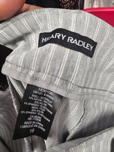 Charger l&#39;image dans la galerie, 25-1616, Hilary Radley, 16 ans, Gris ligné blanc
