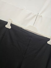 Charger l&#39;image dans la galerie, 25-1629, 24 ans, Dalia, Noir
