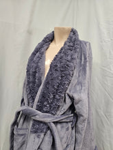 Charger l'image dans la galerie, 25-1841, Large, Robe de chambre
