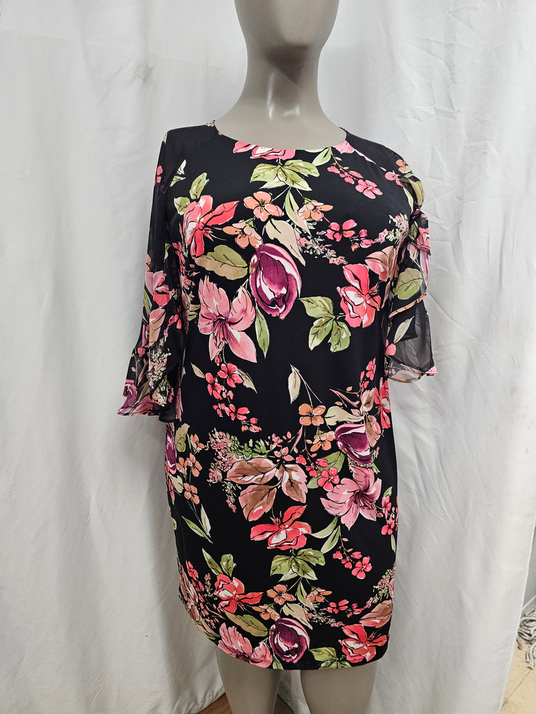 25-2567, 16 ans, Laura