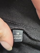 Charger l'image dans la galerie, 25-2721, 18 ans
