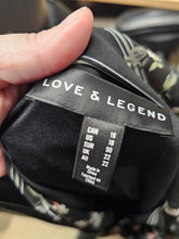 Charger l'image dans la galerie, 26-398, 18 ans, Love and Legend
