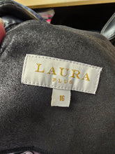 Charger l'image dans la galerie, 26-1082, 16 ans, LAura
