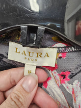 Charger l'image dans la galerie, 26-1096, 16 ans, Laura
