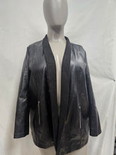 Charger l'image dans la galerie, 26-1540, 22 ans, Claire France, COup de coeur
