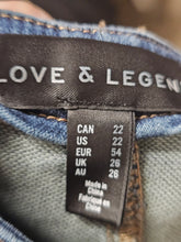 Charger l'image dans la galerie, 26-1830, 22 ans, Love and Legend
