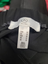 Charger l'image dans la galerie, 21-3207, 18 ans
