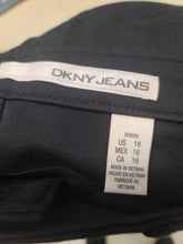 Charger l'image dans la galerie, 21-3359, 16 ans Dkny jeans
