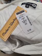 Charger l'image dans la galerie, 21-4504, 22 ans, Claire France
